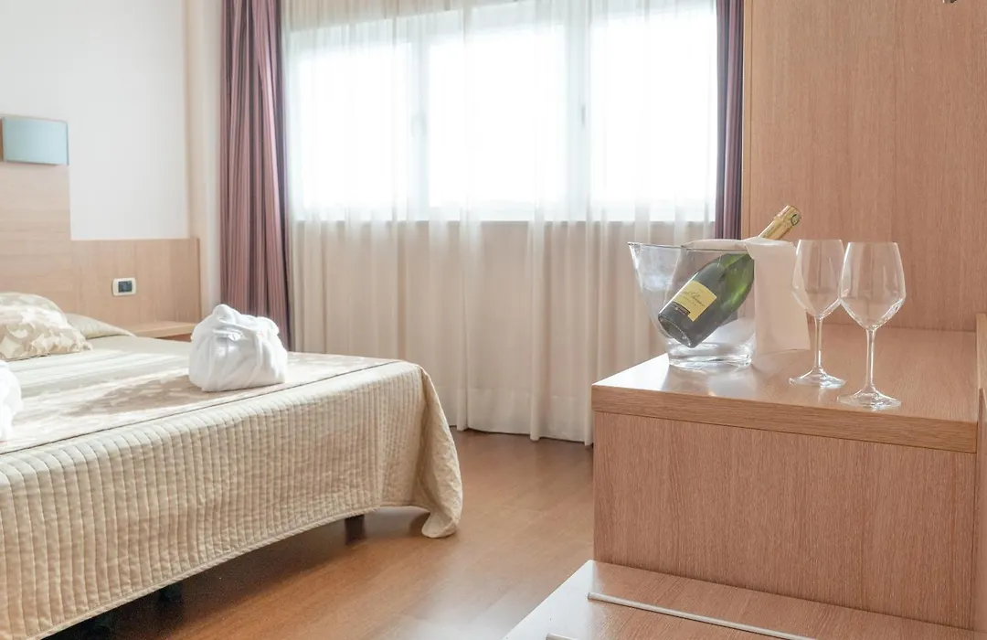 Hotel Capital-1