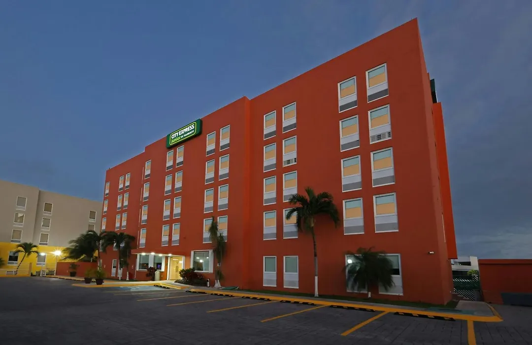 City Express Junior By Marriott Cancun-1