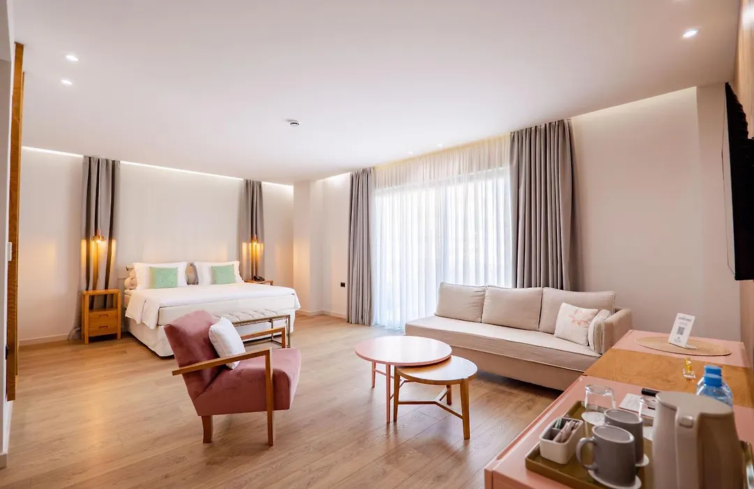 Glow Boutique Hotel & Suites-1