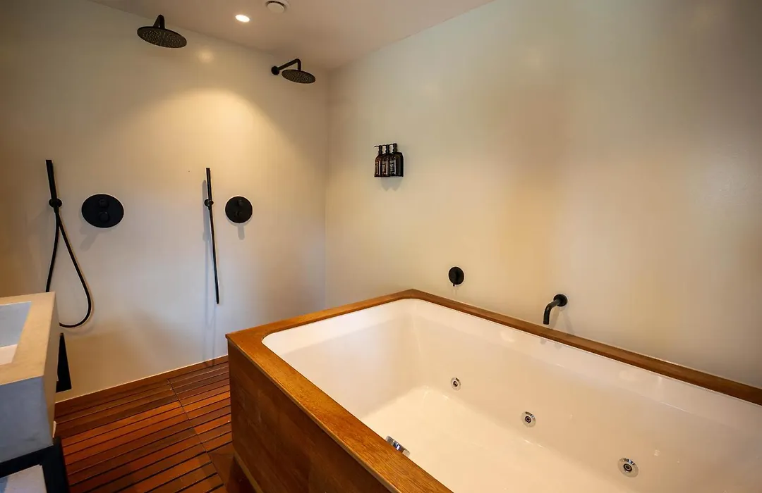 Van Heeckeren Apartments&Suites Buren-1