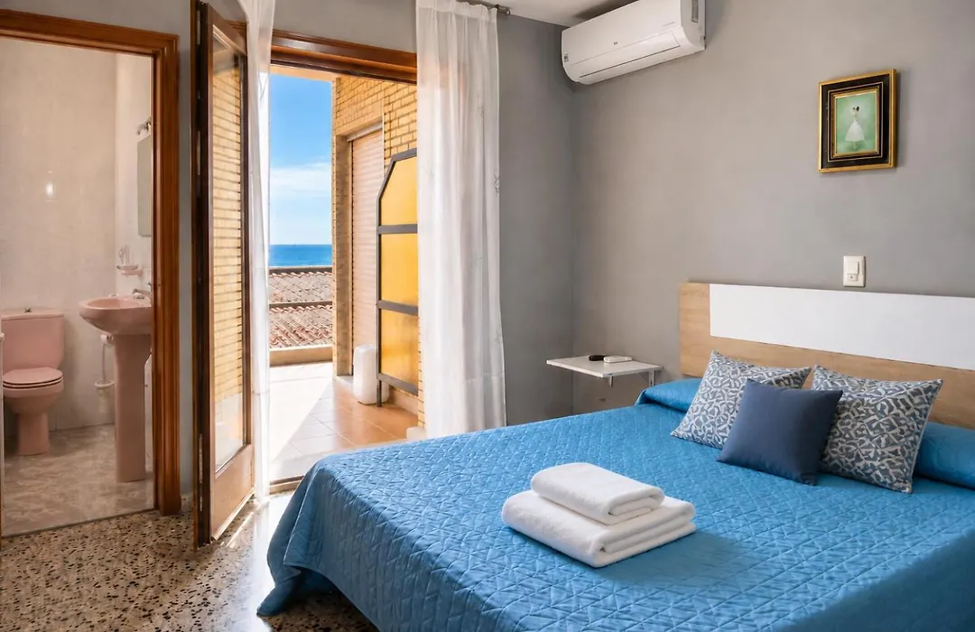 Vacansis Habitaciones de Hostal a Primera linea de playa en Cullera-1
