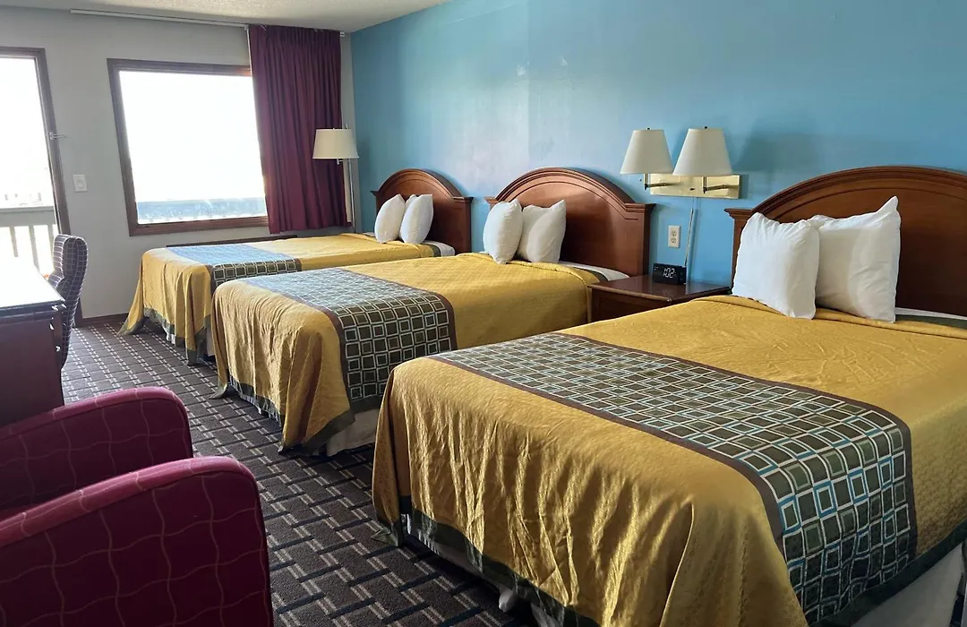 Lakes Inn-1