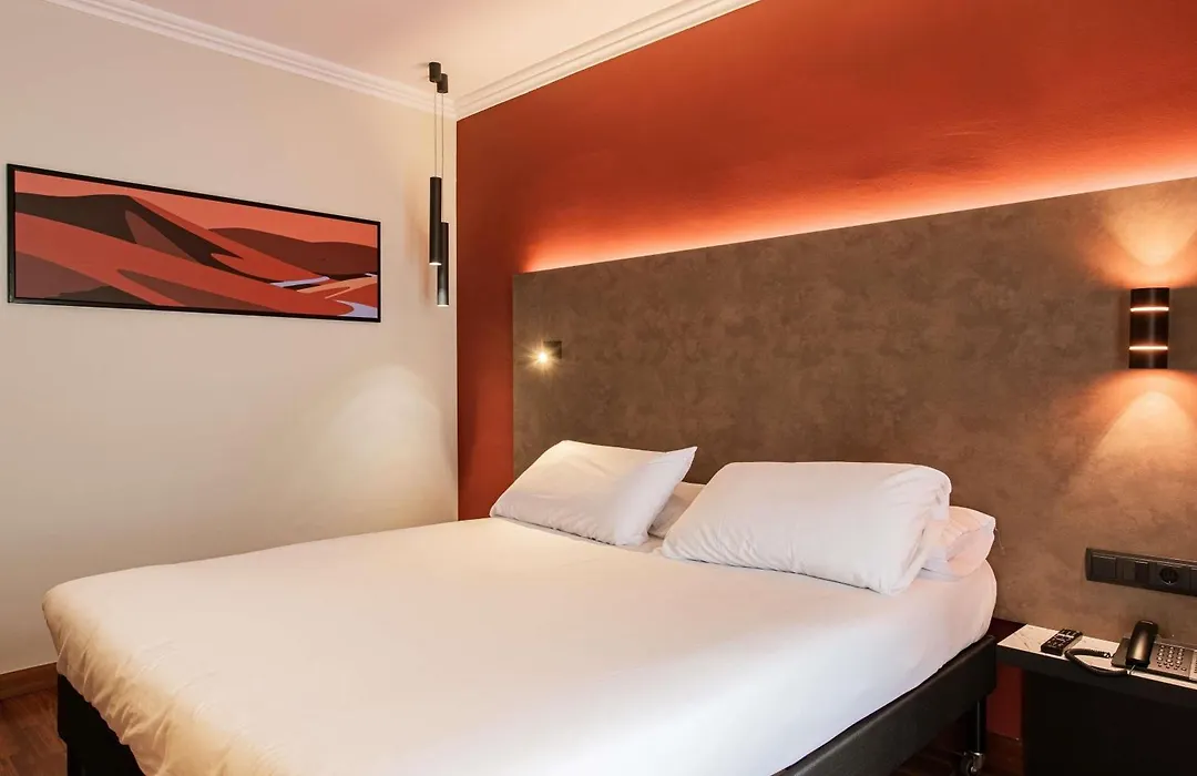 Ibis Styles Figueres Ronda-1