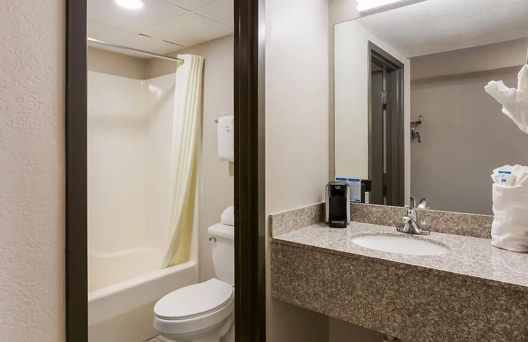 Rodeway Inn Branson, Brick House-1