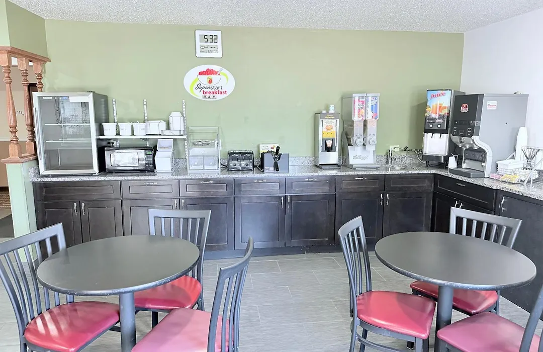 Super 8 By Wyndham Fond Du Lac-1