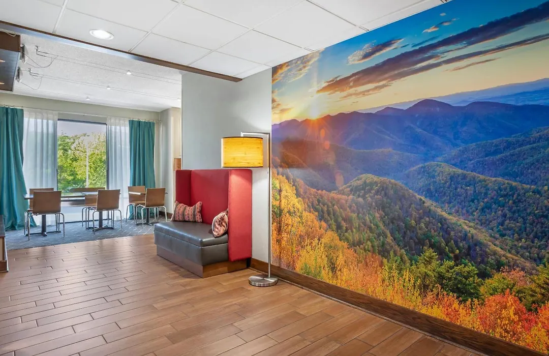 Clarion Pointe Cherokee-1