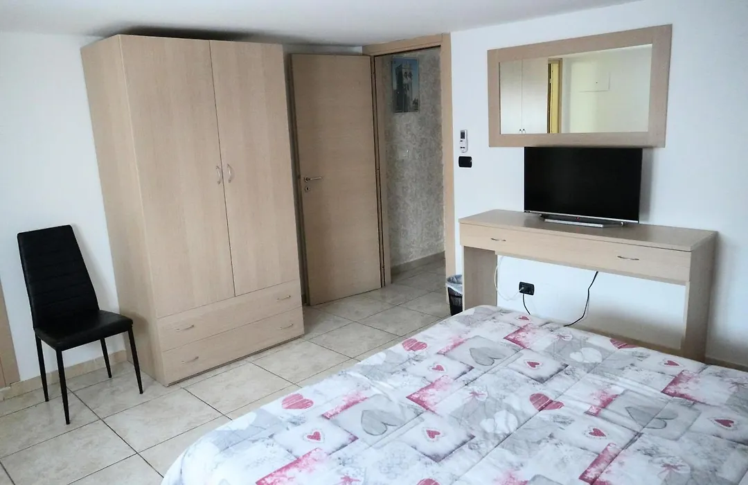 Cassiodoro Rooms Affittacamere-1