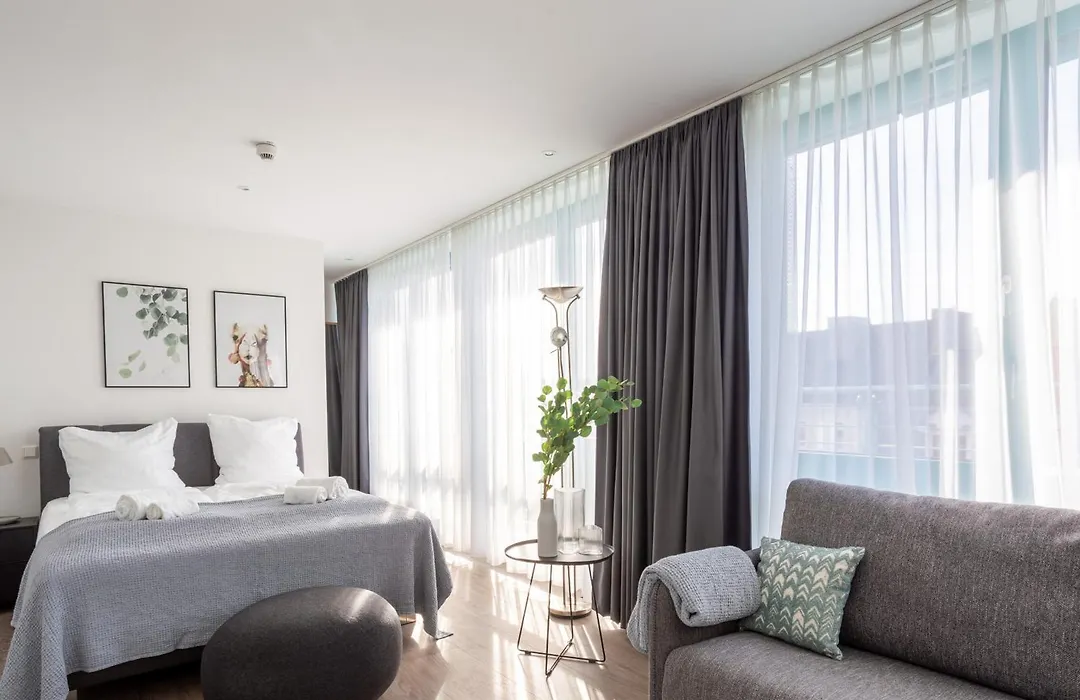 Limehome Koeln Friesenplatz - Digital Access-1