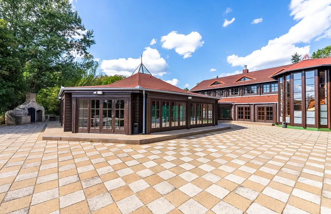 Petneházy Aparthotel-1