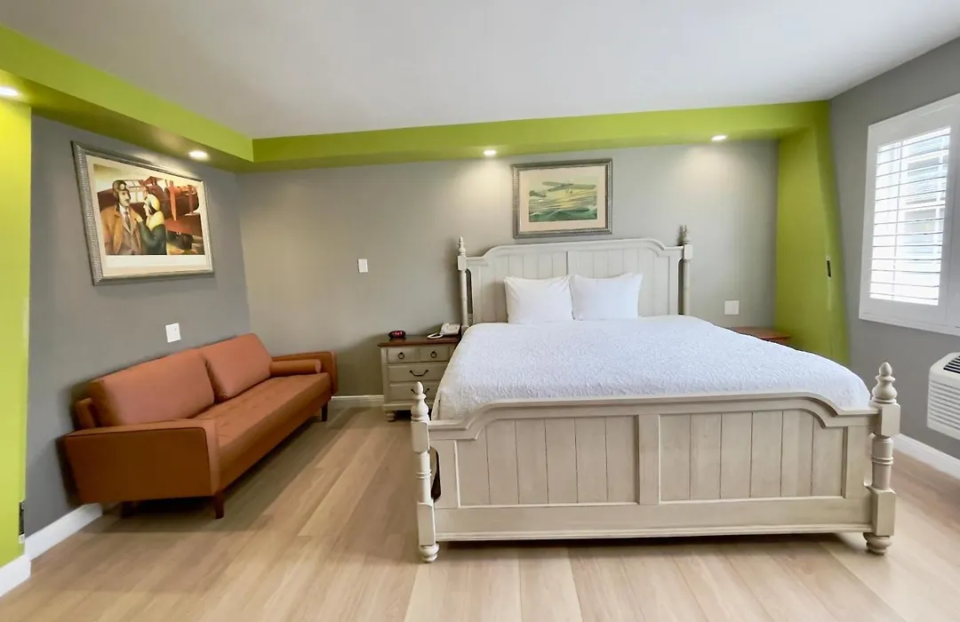 The Seascape Inn-1