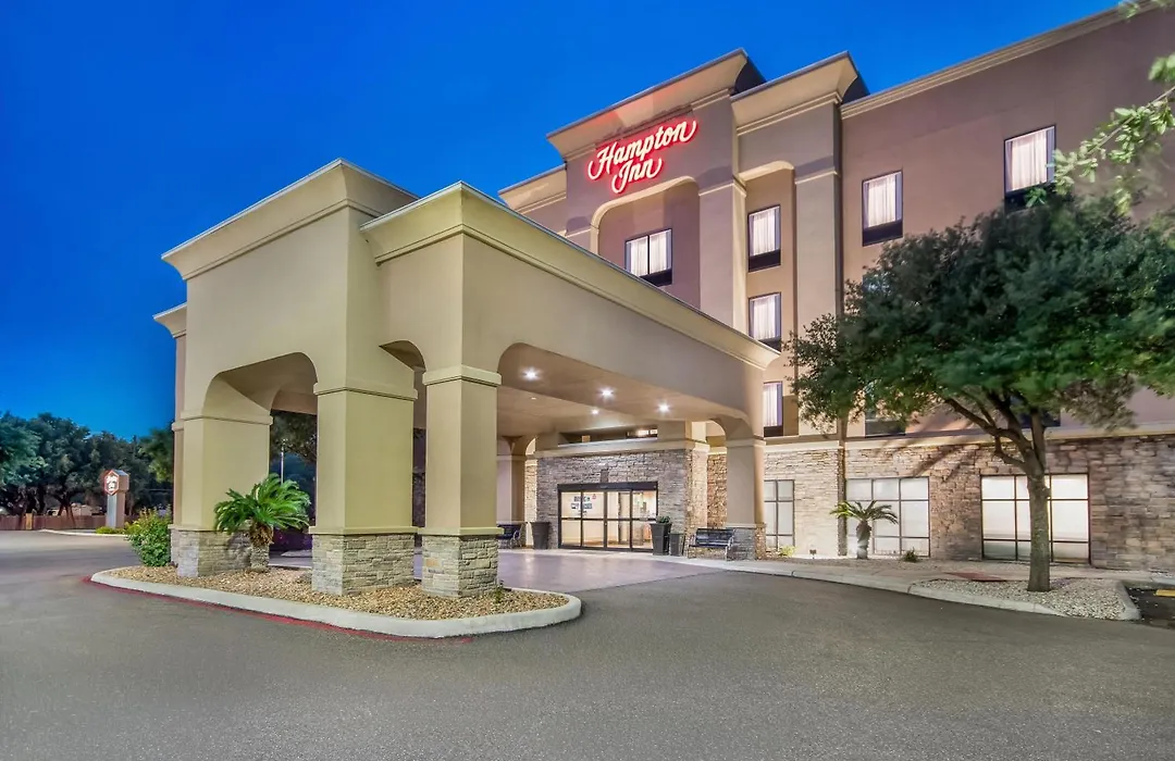 Hampton Inn Uvalde-1