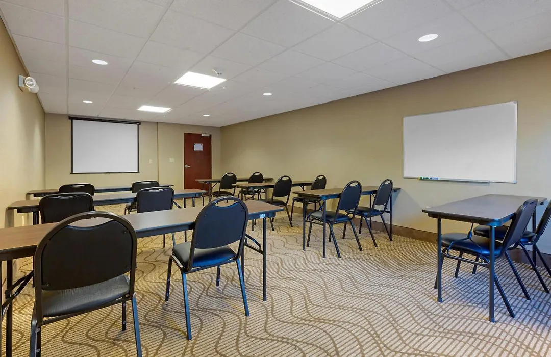 Comfort Inn & Suites Cambridge-1
