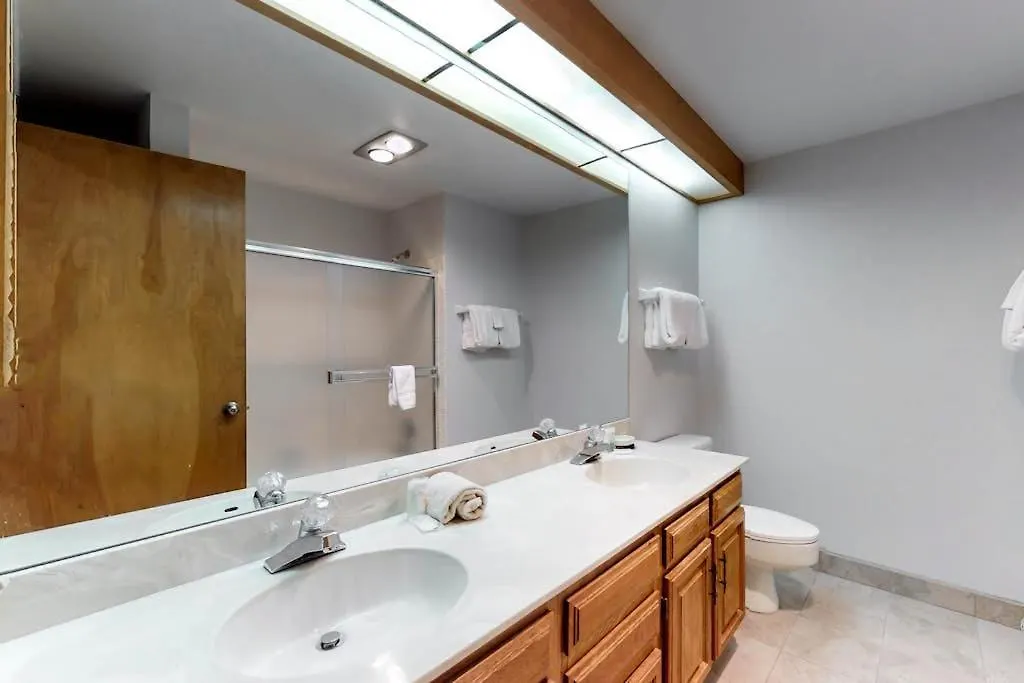 Lakeview Marina Place-1