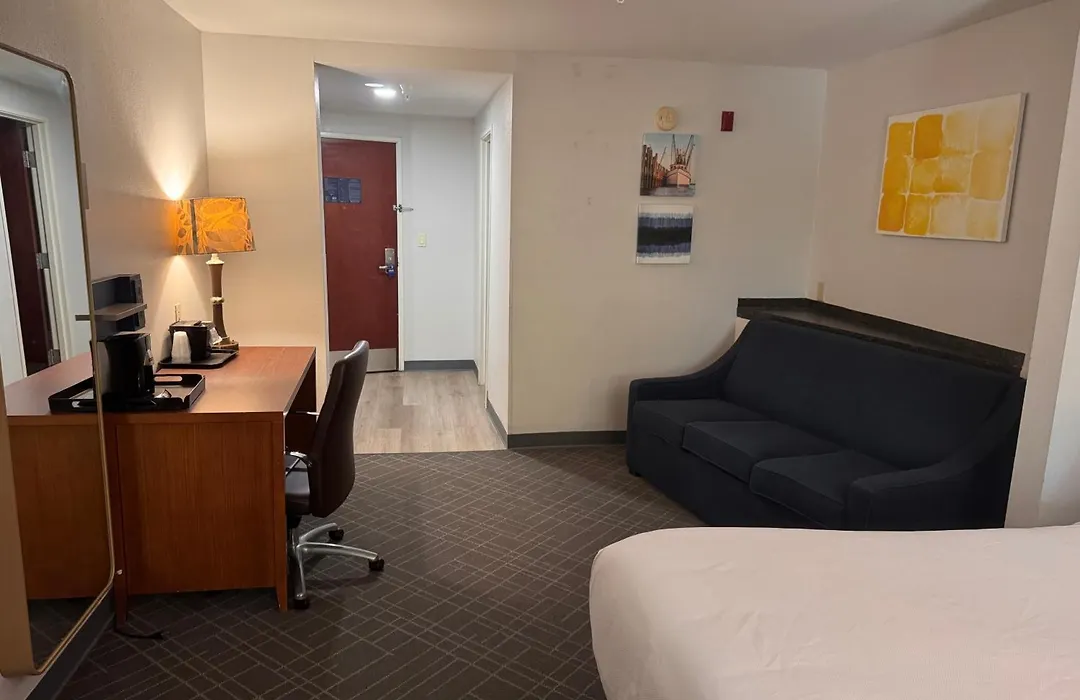Comfort Suites Near Mcas Beaufort-1