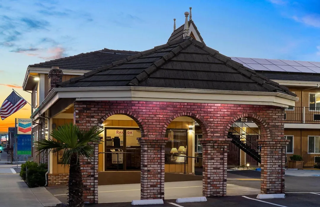 Ramada Bayside Inn & Suites Eureka-1