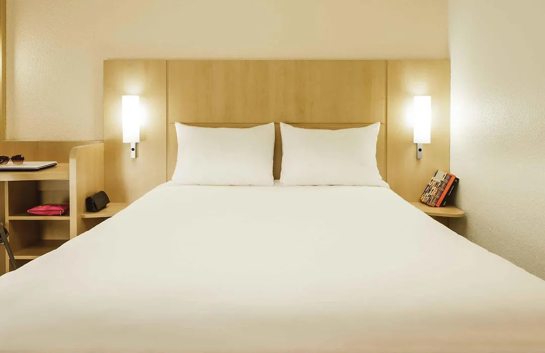 ibis Versailles Château-1