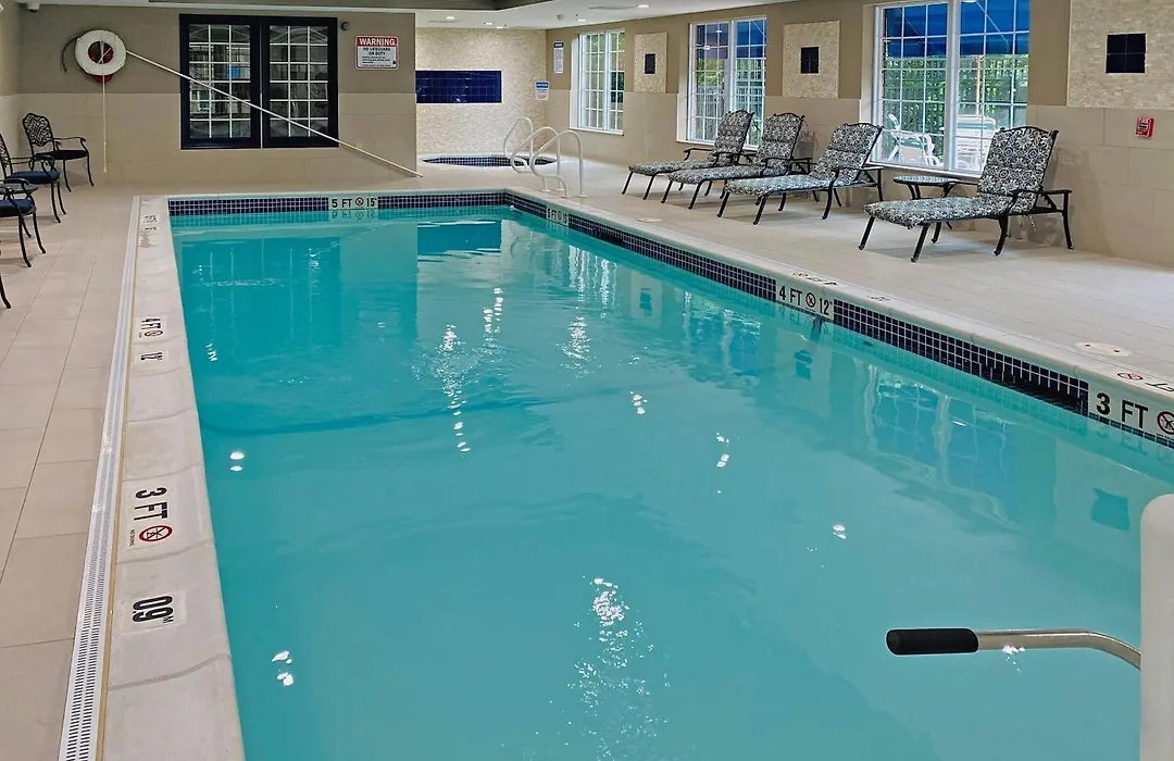Comfort Inn & Suites Sturbridge-Brimfield-1