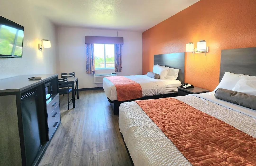 Howard Johnson By Wyndham Galveston-1