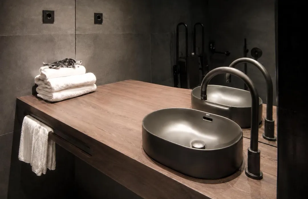 Yomo Hostal Bcn Port-1