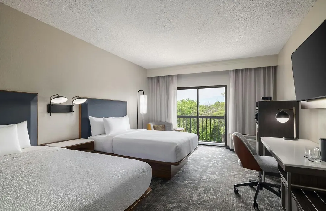 Courtyard By Marriott Dallas-Fort Worth/Bedford-1