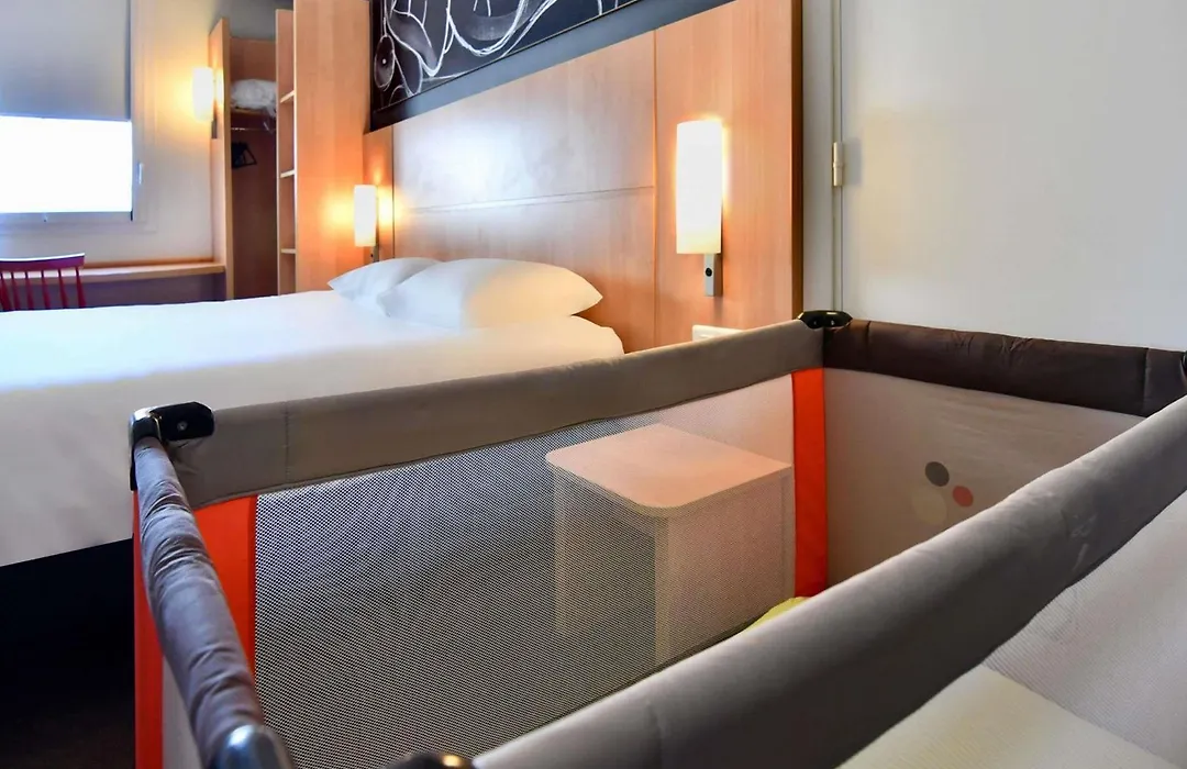 ibis Les Herbiers-1