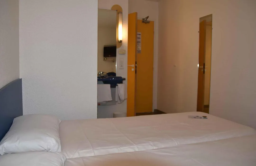 Ibis Budget Rochefort-1