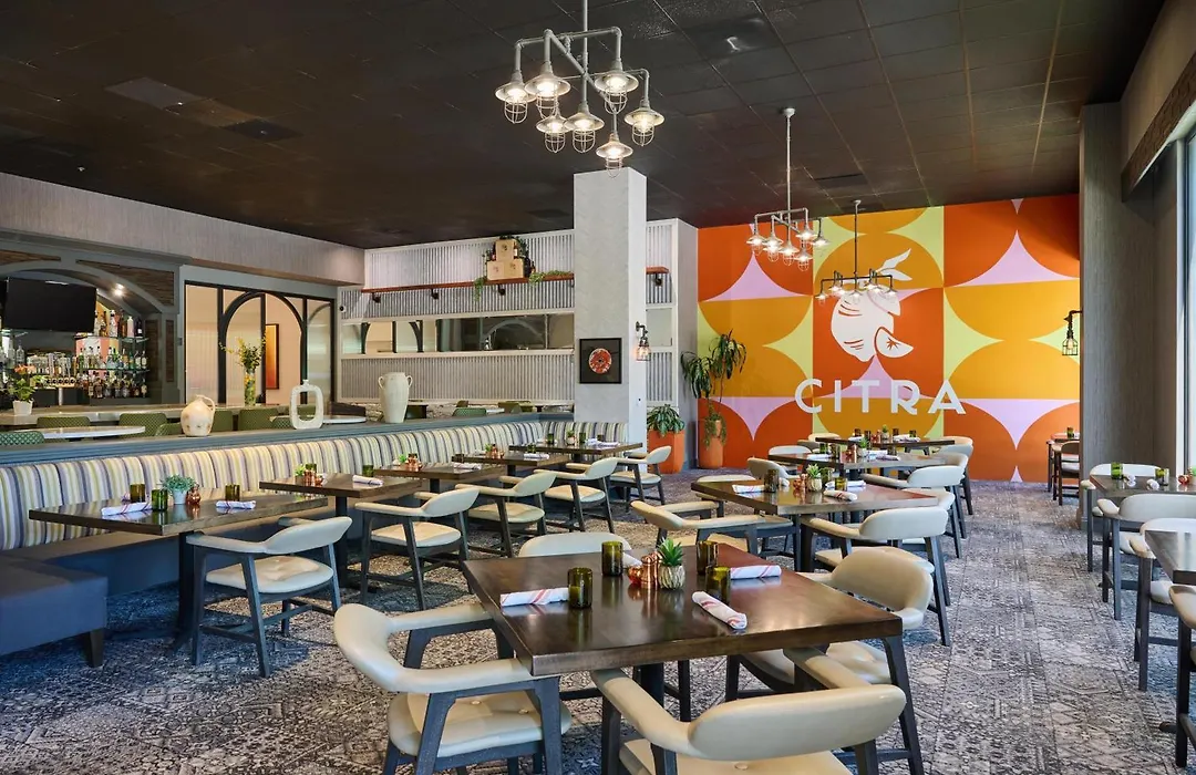 Hotel Zessa Orange County Airport, A Doubletree By Hilton-1