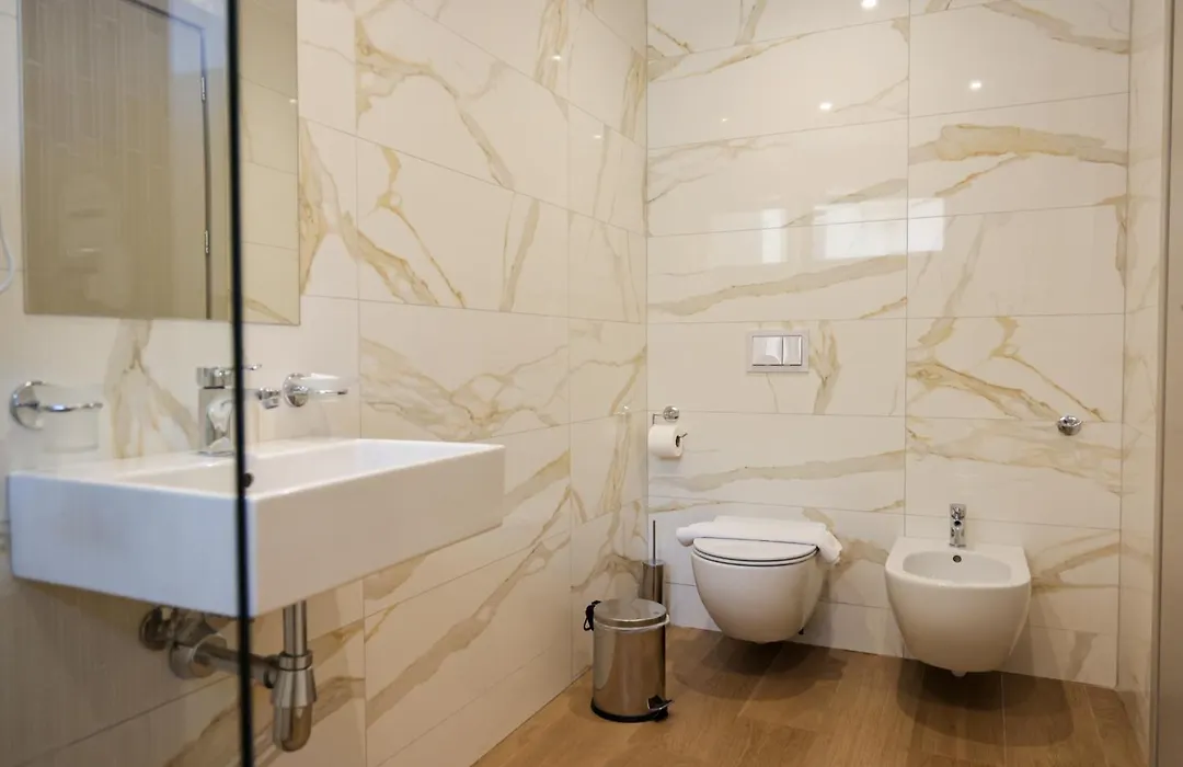 Hotel Saranda International-1