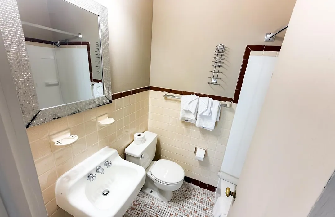 Majestic Hotel & Apartments-1