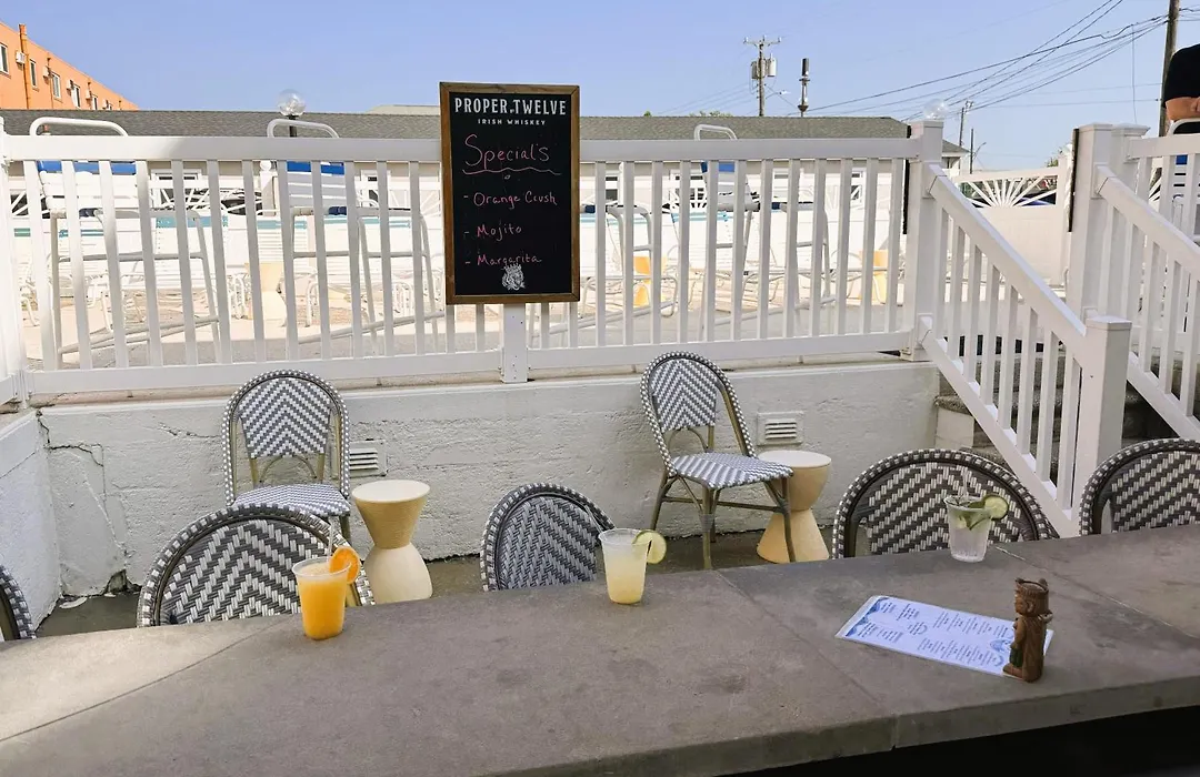 Oceanic Hotel-1