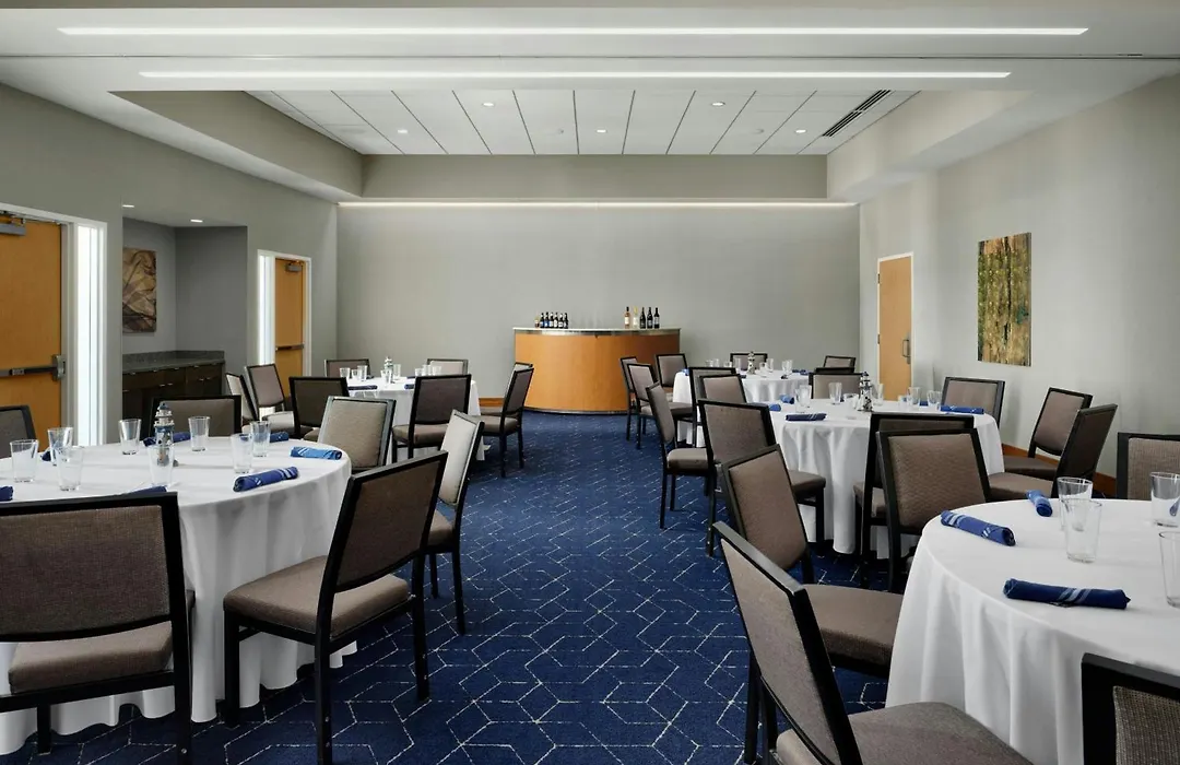 Courtyard By Marriott Erie Bayfront-1