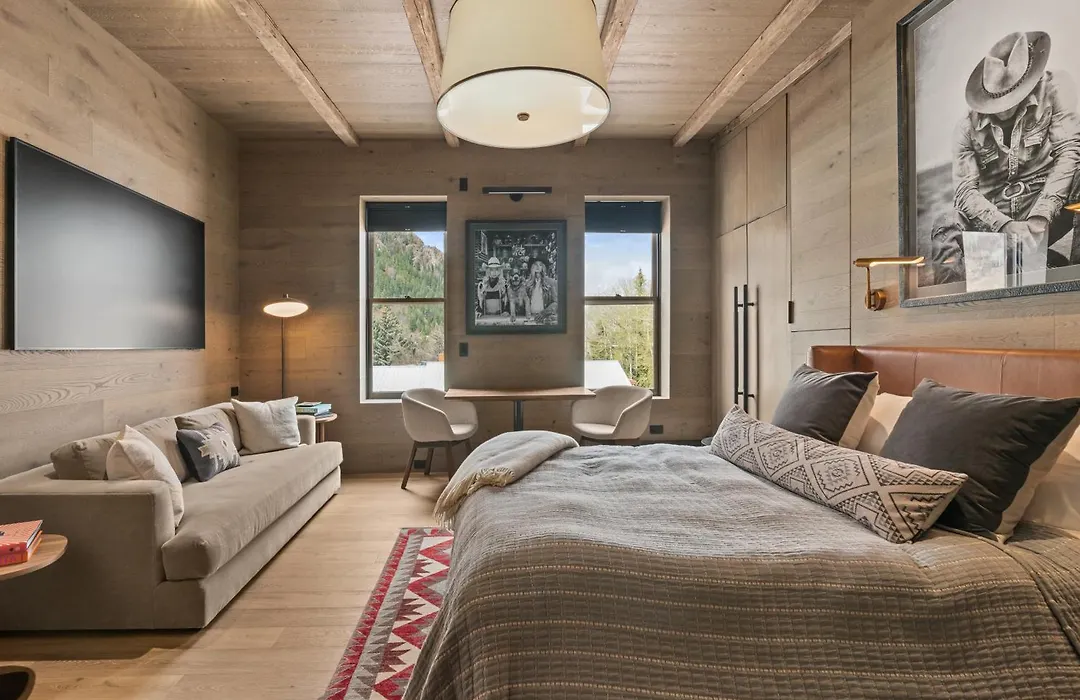 Independence Square 301, Great Hotel Room With Excellent Location & Rooftop Hot Tub-1