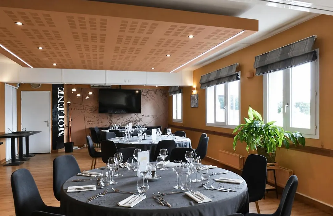 Logis Hotel Center-1