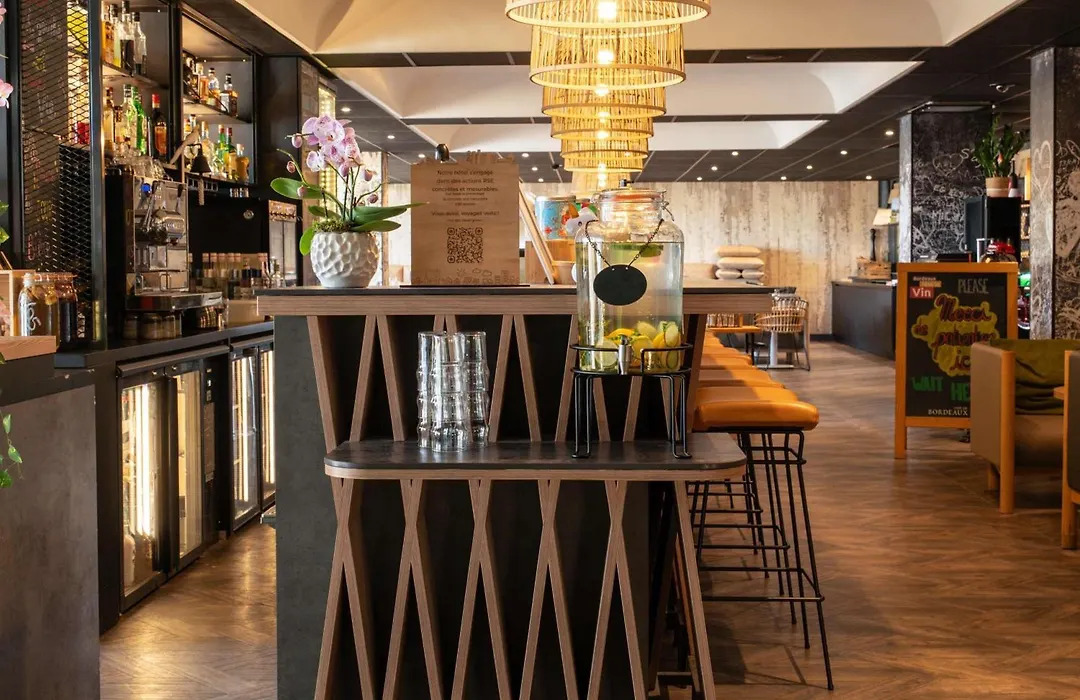 Novotel Bordeaux Centre Ville-1