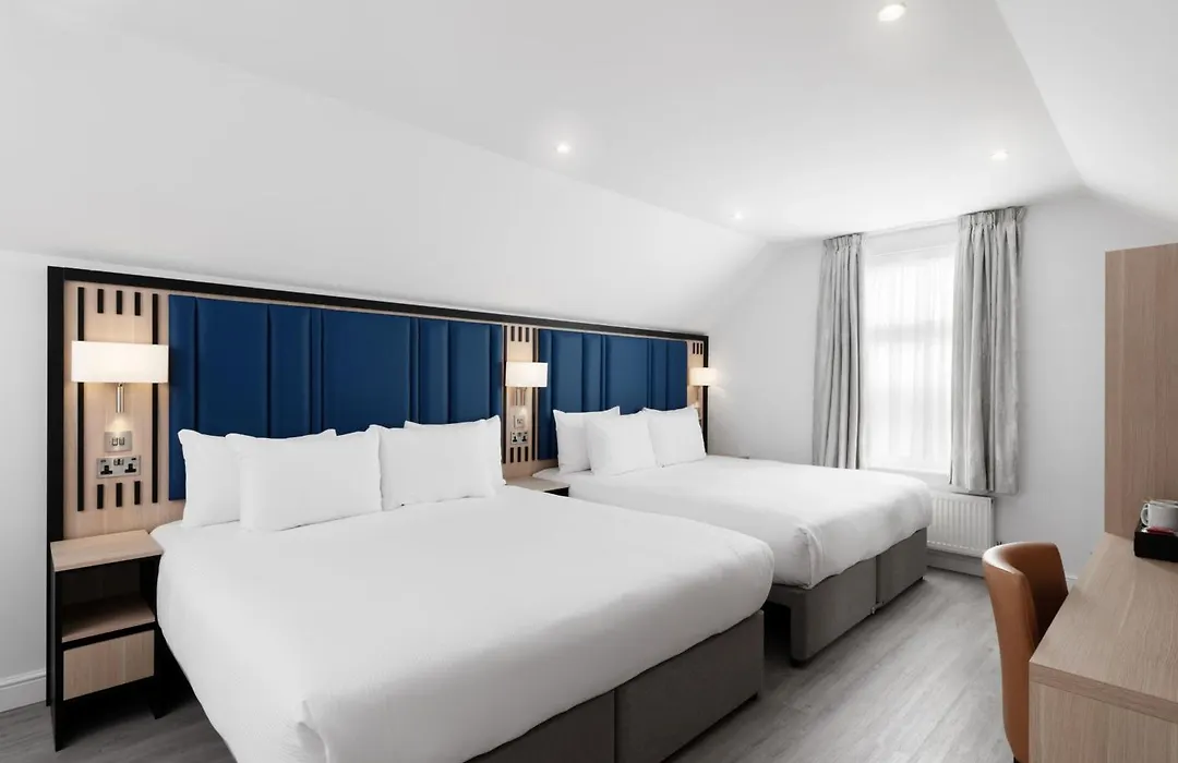 Spark By Hilton London Chiswick-1