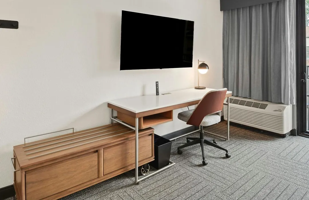 Courtyard By Marriott Columbus-1