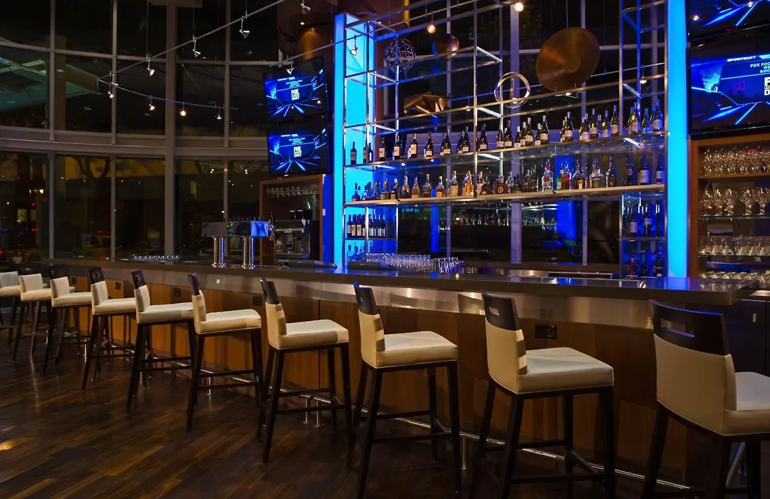 Vancouver Marriott Pinnacle Downtown Hotel-1