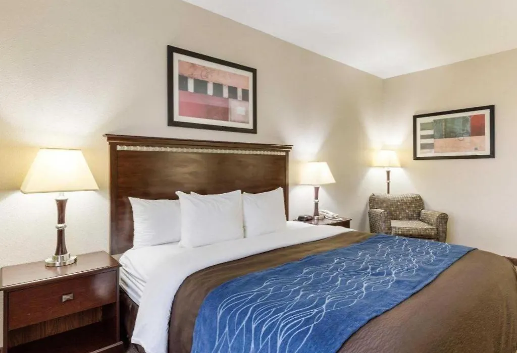 Comfort Inn & Suites Winnie-1