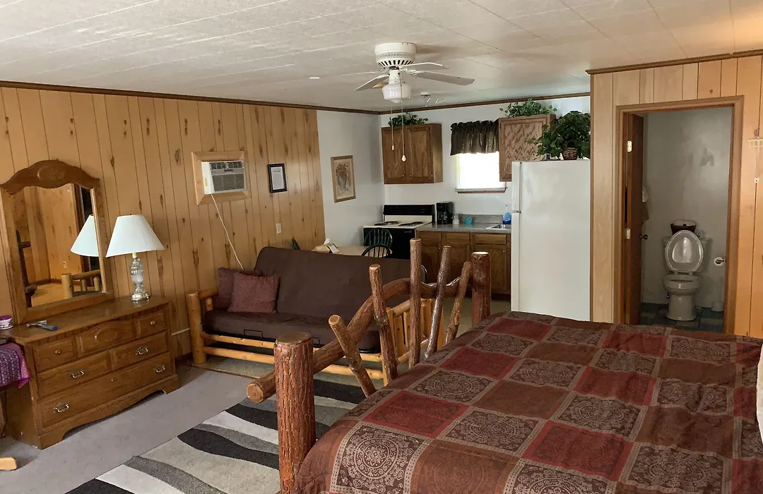 Phillips Historic Motel & Cottages-1