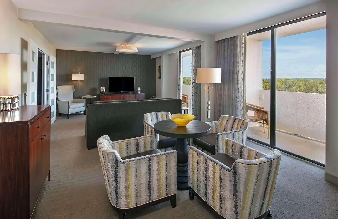 Sonesta Charlotte Lower South End-1