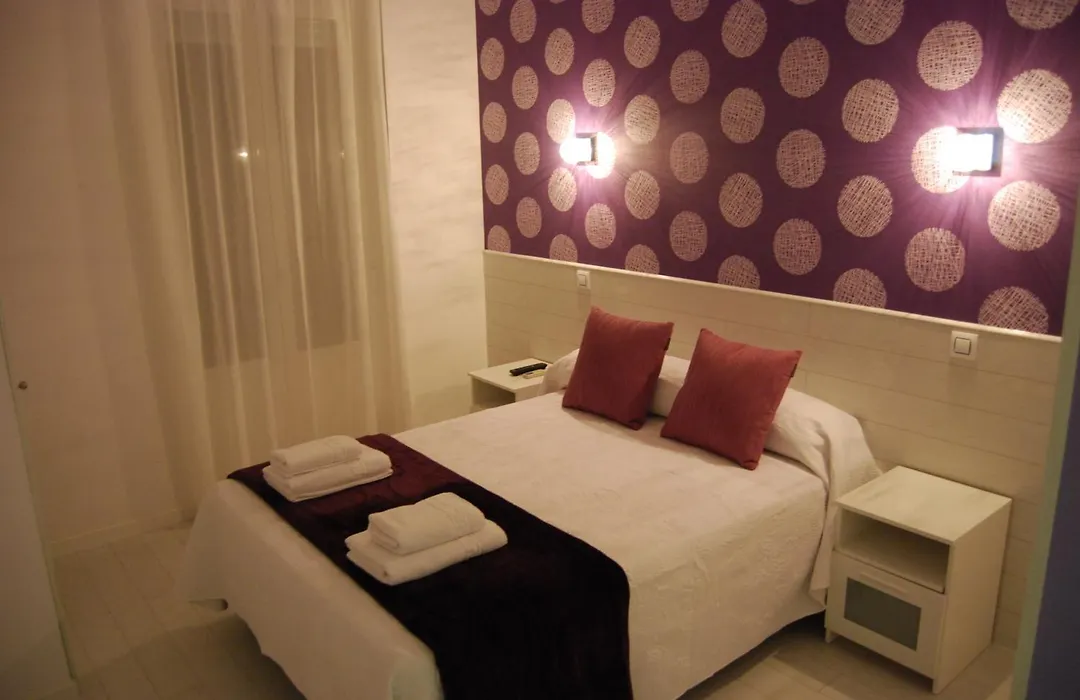 Hostal Petite Maman-1