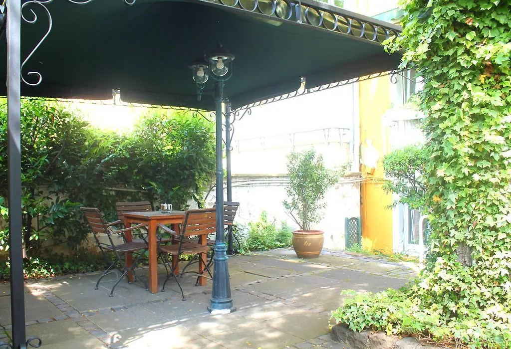 HOTEL EDEN - Am Hofgarten-1