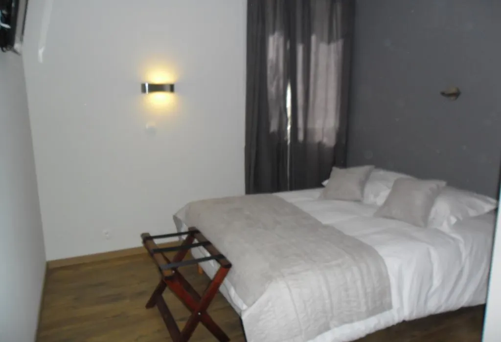 Blue Hotel-1
