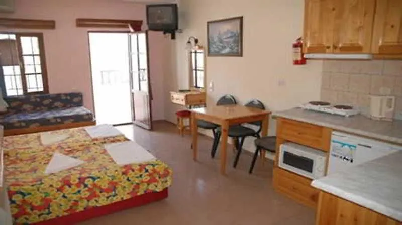 Gardenya Pension-1