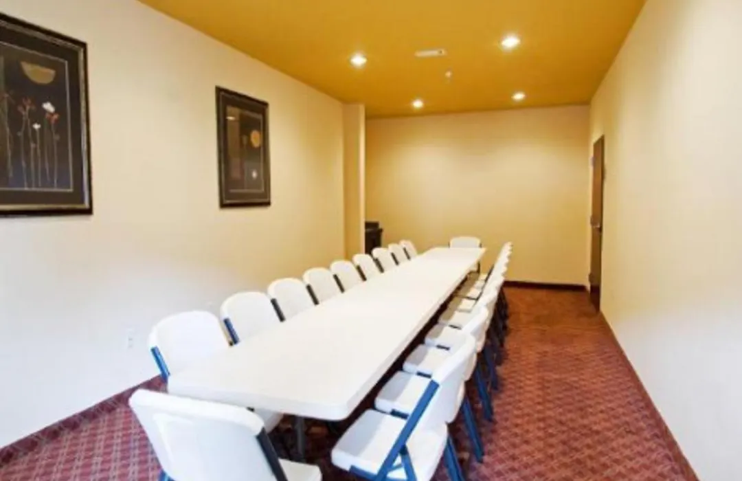 Garden Inn Hotel-1