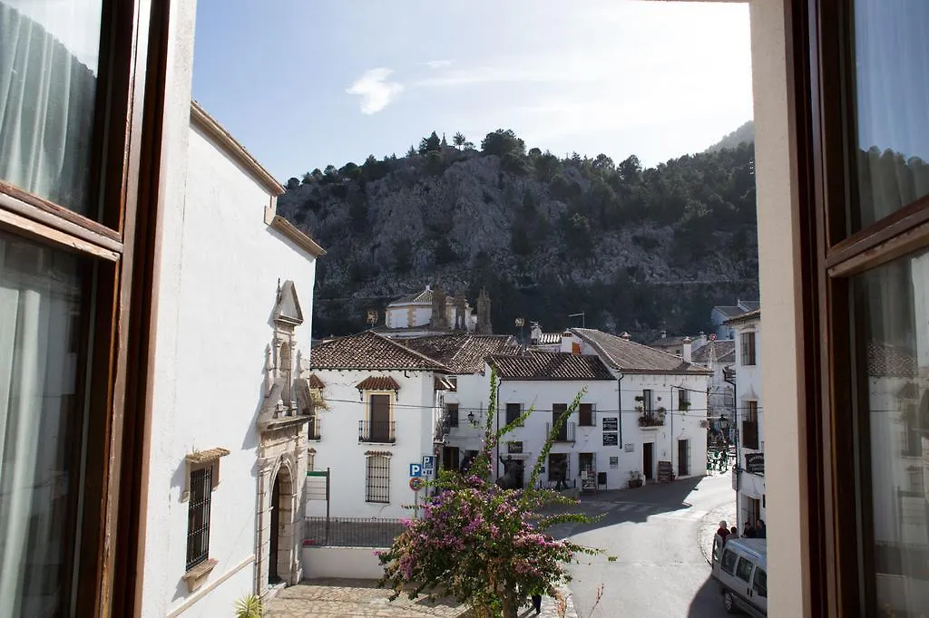 Puerta De La Villa-1