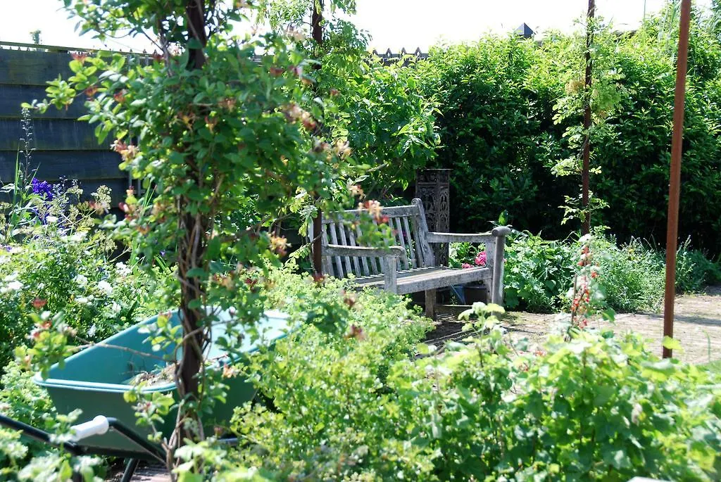 Bed In Waterland-1