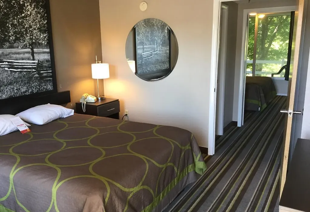 Super 8 By Wyndham Sevierville Riverside-1