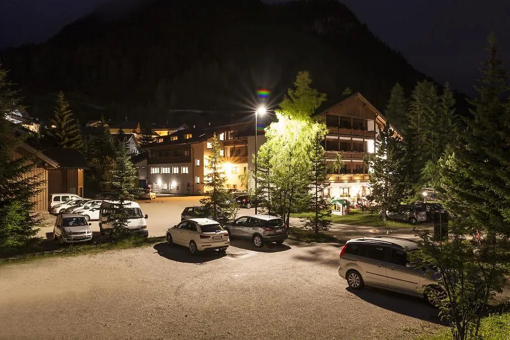 Hotel Casa Alpina - Alpin Haus-1