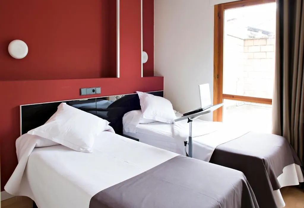 Hostal Un Punto Chic-Joaquin Costa-1